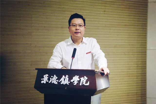 感恩丨董事长王翔捐赠50万元在母校设立“欧马腾励志奖学金”